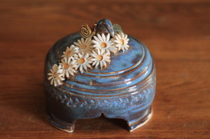 Blue Glaze with White Flowers and a visiting snail Toad House