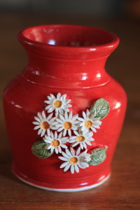 Small Deep Rich Christmas Red Glaze White Daisy Flowers